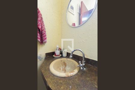 Casa à venda com 240m², 4 quartos e 3 vagasLavabo