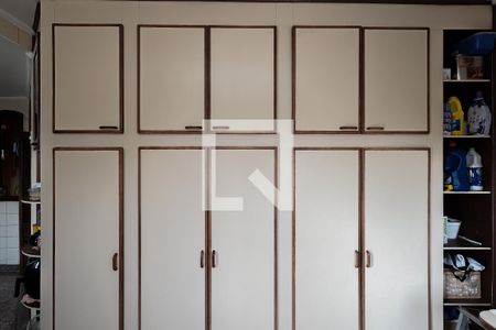 Casa à venda com 240m², 4 quartos e 3 vagasCozinha e Área de Serviço