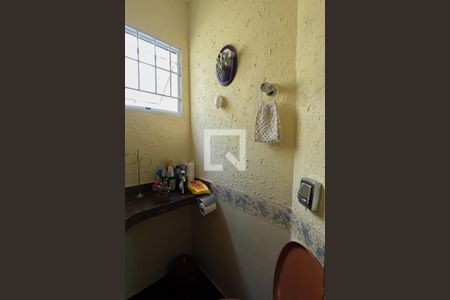 Casa à venda com 240m², 4 quartos e 3 vagasLavabo