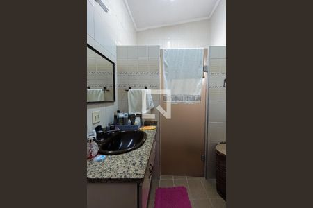 Casa à venda com 240m², 4 quartos e 3 vagasBanheiro da Suíte 1