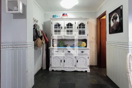 Casa à venda com 240m², 4 quartos e 3 vagasCozinha e Área de Serviço