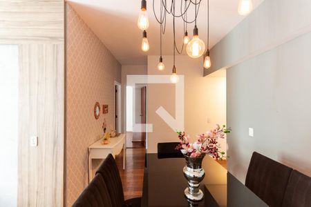 Apartamento à venda com 90m², 2 quartos e 1 vagaSala