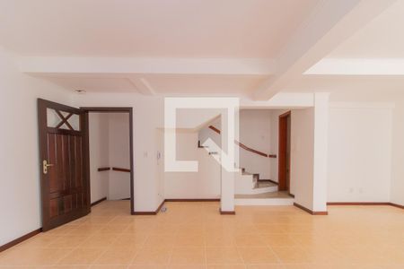Casa de condomínio para alugar com 243m², 3 quartos e 3 vagasSala