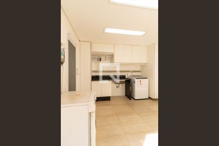 Casa à venda com 198m², 3 quartos e 4 vagas Casa à venda com 198m², 3 quartos e 4 vagasÁrea de Serviço