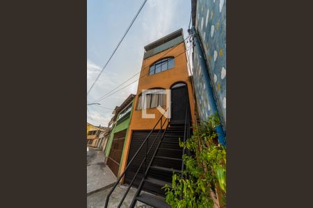 Casa para alugar com 100m², 1 quarto e sem vaga Casa para alugar com 100m², 1 quarto e sem vagaFachada