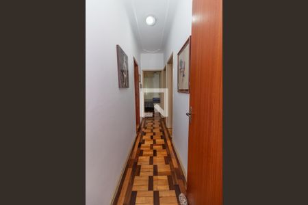 Corredor de apartamento à venda com 3 quartos, 80m² em Santana, Porto Alegre