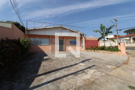 Casa à venda com 250m², 3 quartos e 4 vagasFachada