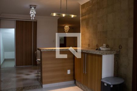 Casa para alugar com 500m², 4 quartos e 3 vagasCozinha