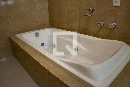 Casa para alugar com 500m², 4 quartos e 3 vagasBanheiro