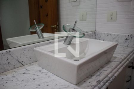 Casa para alugar com 500m², 4 quartos e 3 vagasBanheiro do Quarto 2