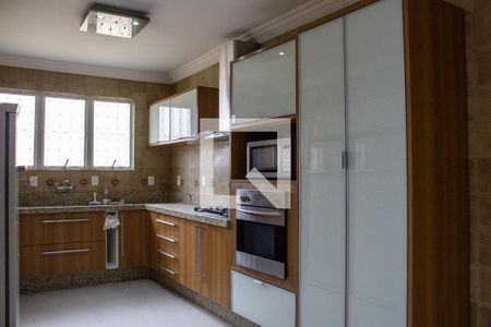 Casa para alugar com 500m², 4 quartos e 3 vagasCozinha