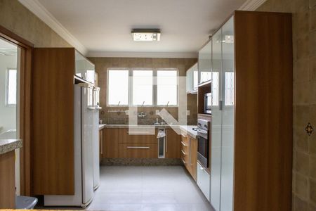 Casa para alugar com 500m², 4 quartos e 3 vagasCozinha