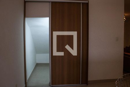 Casa para alugar com 500m², 4 quartos e 3 vagasArmarios embaixo da escada