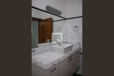 Casa para alugar com 500m², 4 quartos e 3 vagasBanheiro do Quarto 2