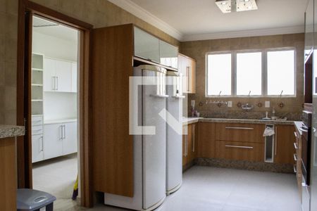 Casa para alugar com 500m², 4 quartos e 3 vagasCozinha