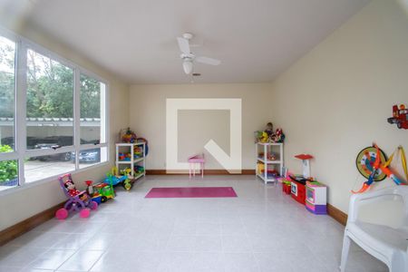 Apartamento à venda com 95m², 2 quartos e 1 vaga Apartamento à venda com 95m², 2 quartos e 1 vagaBrinquedoteca