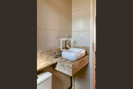 Banheiro de apartamento para alugar com 2 quartos, 43m² em Vila Alzira, Guarulhos