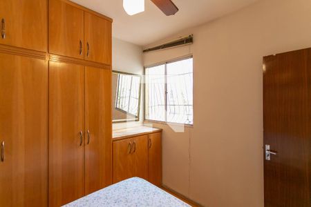 Quarto 1 de apartamento para alugar com 2 quartos, 48m² em Goiânia, Belo Horizonte