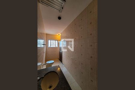 Casa à venda com 252m², 3 quartos e 4 vagas Casa à venda com 252m², 3 quartos e 4 vagasBanheiro 1