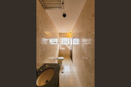 Casa à venda com 252m², 3 quartos e 4 vagas Casa à venda com 252m², 3 quartos e 4 vagasBanheiro 1