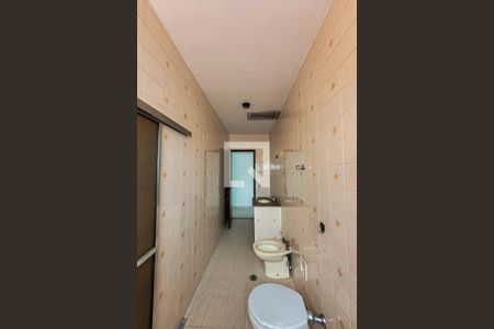 Casa à venda com 252m², 3 quartos e 4 vagas Casa à venda com 252m², 3 quartos e 4 vagasBanheiro 1