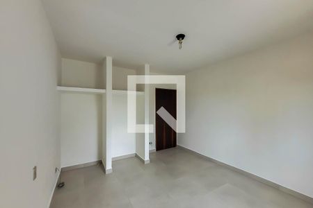 Casa à venda com 252m², 3 quartos e 4 vagas Casa à venda com 252m², 3 quartos e 4 vagasQuarto 3