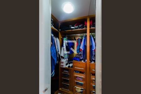 Apartamento para alugar com 305m², 4 quartos e 4 vagasCloset do quarto 2