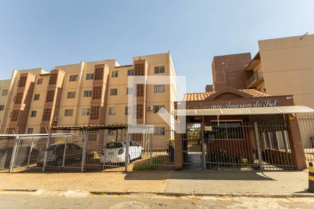 Apartamento para alugar com 58m², 2 quartos e 1 vagaFachada e portaria