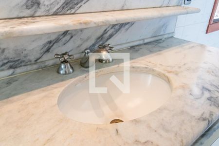 Casa de condomínio à venda com 420m², 6 quartos e 1 vagaDetalhe do Banheiro da Suíte 3