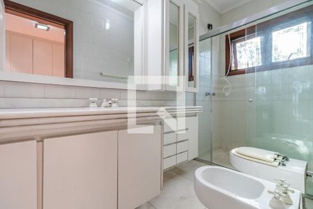 Casa de condomínio à venda com 420m², 6 quartos e 1 vagaBanheiro da Suíte 2