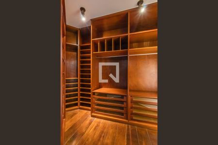 Casa de condomínio à venda com 420m², 6 quartos e 1 vagaCloset da Suíte 3