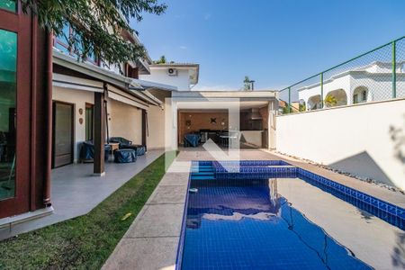 Casa de condomínio à venda com 420m², 6 quartos e 1 vagaQuintal