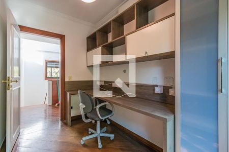 Casa de condomínio à venda com 420m², 6 quartos e 1 vagaEscritório