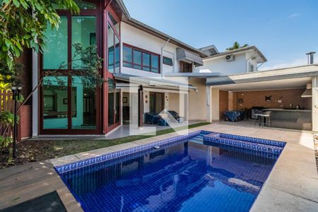 Casa de condomínio à venda com 420m², 6 quartos e 1 vagaQuintal