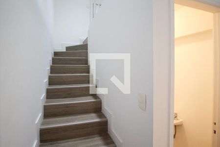 Apartamento à venda com 73m², 1 quarto e 1 vaga Apartamento à venda com 73m², 1 quarto e 1 vagaEscada