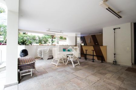 Apartamento à venda com 73m², 1 quarto e 1 vaga Apartamento à venda com 73m², 1 quarto e 1 vagaÁrea comum - Piscina