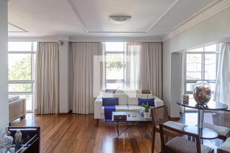 Apartamento à venda com 266m², 4 quartos e 2 vagas Apartamento à venda com 266m², 4 quartos e 2 vagasSala