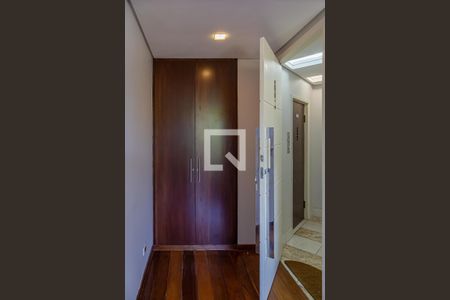 Apartamento à venda com 266m², 4 quartos e 2 vagas Apartamento à venda com 266m², 4 quartos e 2 vagasHall de Entrada