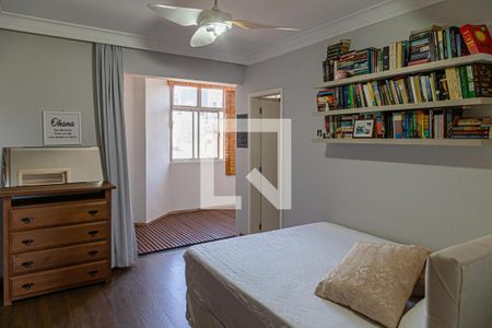 Apartamento à venda com 266m², 4 quartos e 2 vagas Apartamento à venda com 266m², 4 quartos e 2 vagasQuarto 3 - Suíte