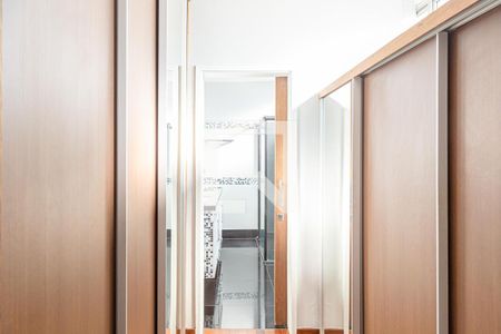 Apartamento à venda com 266m², 4 quartos e 2 vagas Apartamento à venda com 266m², 4 quartos e 2 vagasCloset do quarto