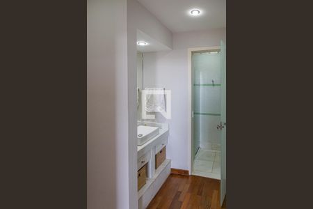 Apartamento à venda com 266m², 4 quartos e 2 vagas Apartamento à venda com 266m², 4 quartos e 2 vagasBanheiro