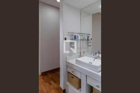 Apartamento à venda com 266m², 4 quartos e 2 vagas Apartamento à venda com 266m², 4 quartos e 2 vagasBanheiro