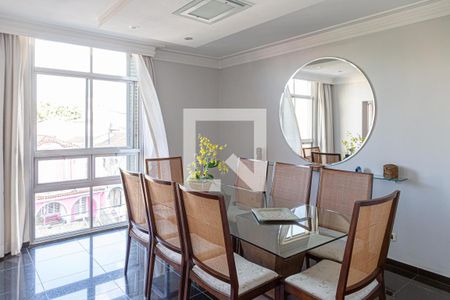 Apartamento à venda com 266m², 4 quartos e 2 vagas Apartamento à venda com 266m², 4 quartos e 2 vagasSala