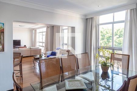 Apartamento à venda com 266m², 4 quartos e 2 vagas Apartamento à venda com 266m², 4 quartos e 2 vagasSala