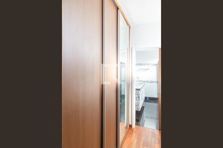 Apartamento à venda com 266m², 4 quartos e 2 vagas Apartamento à venda com 266m², 4 quartos e 2 vagasCloset do quarto