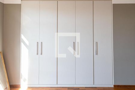 Apartamento à venda com 266m², 4 quartos e 2 vagas Apartamento à venda com 266m², 4 quartos e 2 vagasQuarto 2