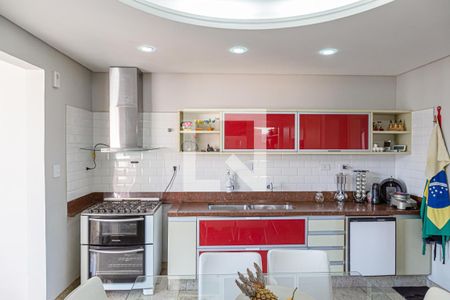 Apartamento à venda com 266m², 4 quartos e 2 vagas Apartamento à venda com 266m², 4 quartos e 2 vagasCozinha