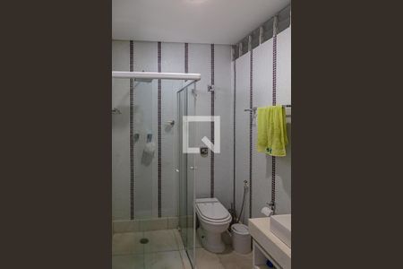 Apartamento à venda com 266m², 4 quartos e 2 vagas Apartamento à venda com 266m², 4 quartos e 2 vagasBanheiro da Suite