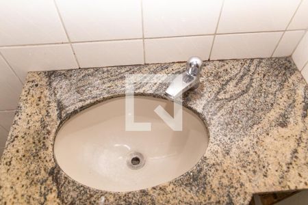 Casa à venda com 300m², 4 quartos e 2 vagasDetalhe banheiro