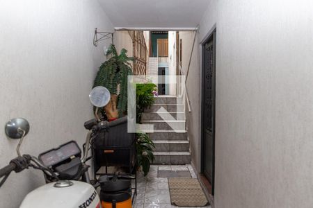 Casa à venda com 300m², 4 quartos e 2 vagasEscada